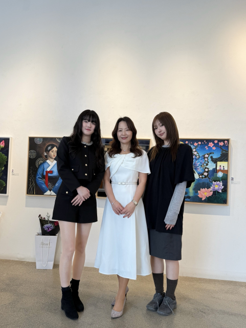 왼쪽부터 넥스트 캔버스 석수빈 이사, 김성해 원장, 석하윤 지도교사(제공=넥스트 캔버스)