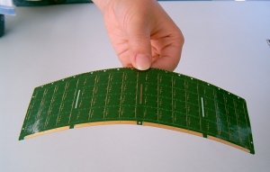 삼성전기가 개발한 세계에서 가장 얇은 반도체 패키지용 기판