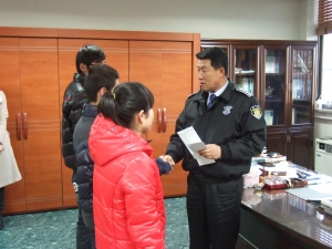 부산교도소(소장 이상국)는 2009. 12. 21.(월) 연말연시를 맞아 동생들에겐 부모의