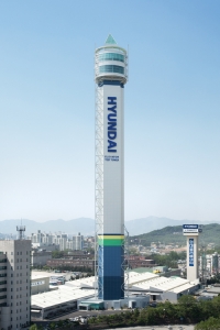 경기도 이천 본사에 위치한 현대 아산타워 (주간)