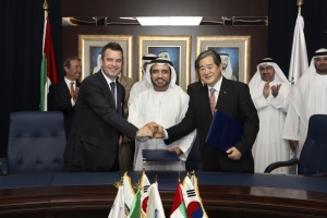 UAE 보르쥬3 플랜트 계약식에서 박기석 삼성엔지니어링 사장(오른쪽), 압둘아지즈 알하즈리