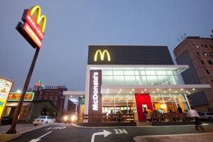 한국맥도날드, 전라북도 전주시에 드라이브 스루 시스템 갖춘 ‘중화산 드라이브 스루점’ 오픈