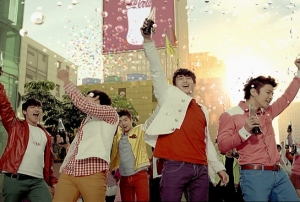 2PM과 함께 즐기는 ‘오픈해피니스송’ 유튜브 열기 달군다