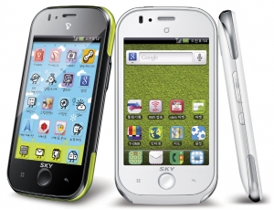 스카이는 안드로이드 2.3 (진저브레드) 운영체제를 탑재한 보급형 스마트폰 ‘미라크A’(모