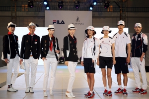 23일, 태릉선수촌에서 개최된 2012년 런던올림픽 단복 시연회에서 모델들이 올림픽 대표 