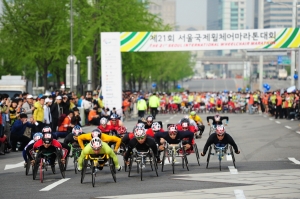 4월 29일 오전 8시 잠실올림픽종합경기장 앞에서 개최된 '제21회서울국제휠체어마