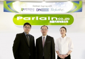 왼쪽부터 Palain社의 Project Manager Ricky W. K. Sun, 디엔컴