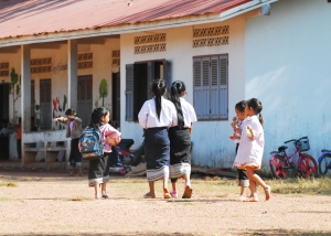 국내 봉사단체가 현지 활동지로 자주 찾고 있는 라오스 비엔티안의 한 초등학교