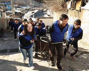한국 지멘스는 임직원 봉사단 ‘더 나눔 봉사단’을 발족하고 지난 25일 서울시 노원구 중계