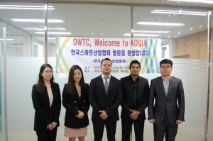 두바이 월드 트레이드 센터 관계자는 4월 30일 스마트산업협회를 방문해 한국 스마트 용품 