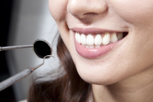 깨끗하고 하얀 치아는 자신있는 미소를 가능하게 한다.