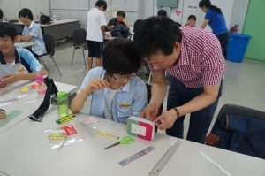 한국폴리텍대학 섬유패션캠퍼스가 5일 청소년 직업체험캠프를 진행했다.