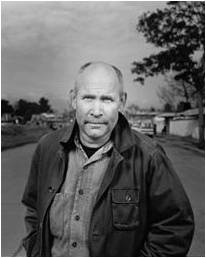 매그넘포토스의 스타작가 스티브 맥커리. 그는1985년 내셔널 지오그래픽지의 표지에 전쟁의 