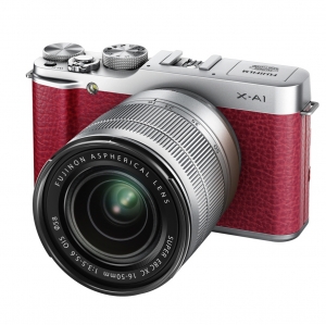 후지필름 렌즈 교환형 카메라 X-A1 레드가 공개됐다.