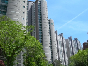 잠실청운부동산은 26일 송파구 잠실리센츠 아파트 109㎡(33평형) 매매 매물이 9억 5천