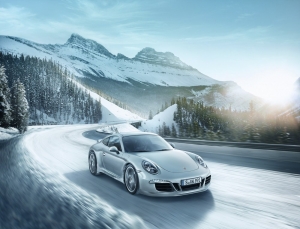 포르쉐는 겨울 서비스 캠페인 및 겨울 타이어 프로모션을 진행한다.