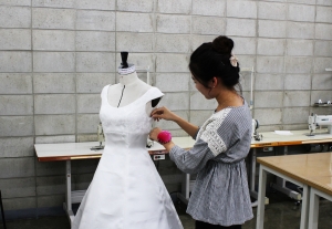 서울패션아카데미가 드레스 제작 과정 수강생을 모집하고 있다.