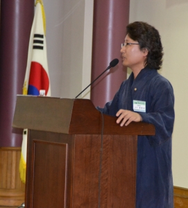 한한국(조선대 정책대학원 초빙교수, 한국기록원장) 작가가 20일 오후 국회의원회관에서 열린