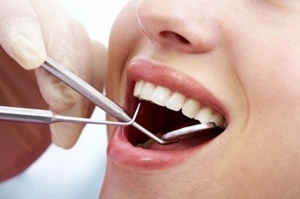치아교정은 치아를 반듯하게 만들면서 각종 구강 질환 예방에 도움을 줄 수 있다.