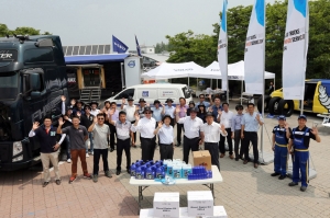볼보트럭코리아가 14일 신탄진휴게소(상행선)에서 개최한 2014 볼보트럭 여름서비스캠프에서