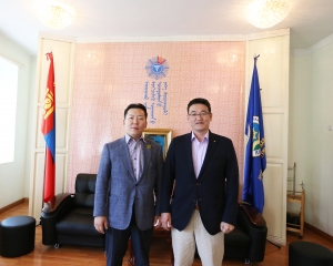 주석병원 유주석 병원장은 몽골 국립의과대학교 부총장과 협력방안을 모색했다.