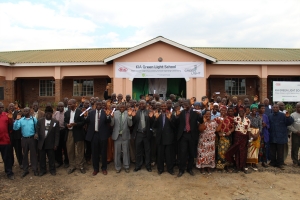 기아차가 아프리카 말라위에 중학교를 건립했다.
