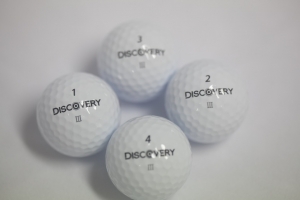 에이스골프가 정확한 퍼팅라인을 마킹한 발란스 골프공 디스커버리 III를 출시했다.