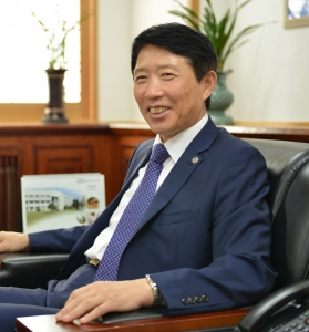 군산대학교 나의균 총장이 일본 야마구치 대학을 방문하고 대학원생 및 학부생 교환프로그램 활