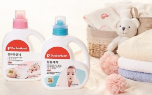 유한킴벌리 육아용품 브랜드 더블하트가 유아전용 세탁세제 출시 5개월만에 누적판매 100만백