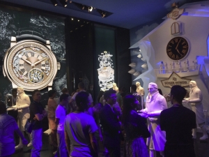 로저드뷔가 2014 워치스앤드원더스에서 시계 역사에 한 획을 긋는 스페셜 모델을 공개하며 