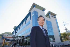 Lee, Woo-gap: CEO, Friend Co. Ltd. and Harvard Co.
