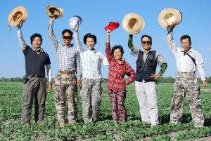 브라질 해외농업현장에서 일하고 있는 대한민국지키기 해외농업인들