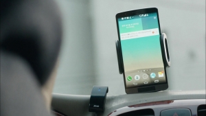 힐러 제12회에서 윤동원 형사가 자신의 차 안에서 클러스터톡2를 사용해 핸드폰 문자메시지를