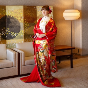 투숙객들은 일본 전통 혼례에서 신부가 입는 기모노를 착용하는 체험을 할 수 있다.