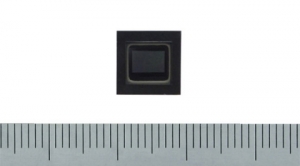 도시바의 업계 최초 LED(발광다이오드) 깜박거림 저감 기능을 채용한 2메가픽셀 CMOS 