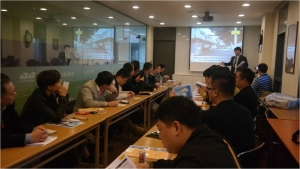 지난 12일 중국 북경연수단이 원할머니보쌈족발 본가에서 사업설명회를 열고 회사소개 및 질의