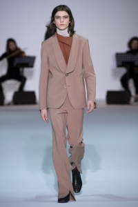 몽환적인 겨울 가든에서 시작되는 WOOYOUNGMI 2016 가을/겨울 컬렉션 파리에서 선보여