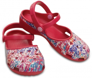 크록스, ‘오프로드 스포츠 클로그’와 ‘카린 클로그’ 출시