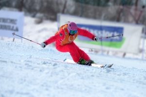 전국 스키 기술선수권 대회에서 여자부 우승은 스파이더 소속의 민애린 선수가 차지했다