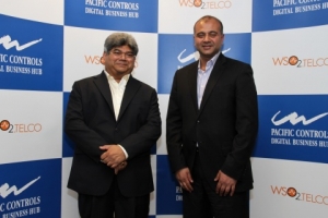 딜립 라훌란(Dilip Rahulan) PCS 회장 겸 최고경영자(사진 왼쪽)와 쿠미 띠루