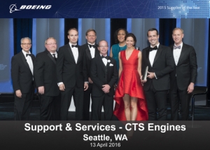 CTS 엔진팀이 2015 보잉사의 2015 “올해의 공급업체(Supplier of the Year)”상울 수상하였다.(사진 좌에서 우로). 폴 파스키에(보잉 부사장, 글로벌 기술 