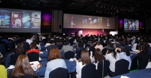 6일 열린 어도비 크리에이티브 컨퍼런스 MAKE IT. EVERYWHERE에서 한국어도비시
