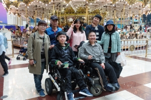 장애인먼저실천운동본부와 마스터봉사회가 근육장애인의 소원 만들기 행사를 개최했다