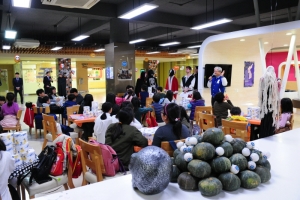 코리아텍이 10월 31일 교내 국제교육센터에서 지역 학생들과 함께하는 할로윈 문화행사를 개