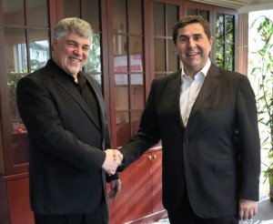 호텔베드 그룹의 호안 빌라 회장과 투리코 홀리데이의 우리 아르고브 CEO