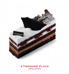 투썸플레이스가 브랜드 론칭 15주년을 맞아 케이크 5종을 출시했다