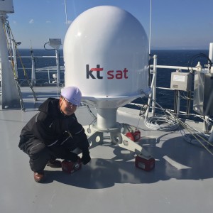 KT SAT이 26일 현대중공업 신규 건조 FSRU 시운전선박을 대상으로 Portable-