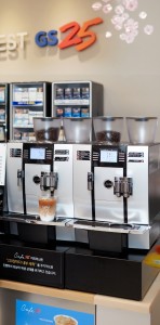 GS25에 설치된 스위스 유라 상업용 전자동 커피머신