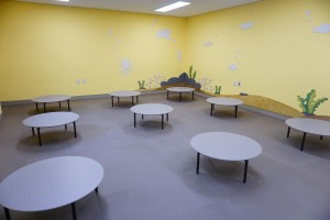 경기도어린이박물관 쉼터에 설치된 한샘 테이블