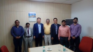 KERI 김맹현 시험부원장(왼쪽 3번째)을 비롯한 관계자들이 인도 민간 중전기기 제조사인 